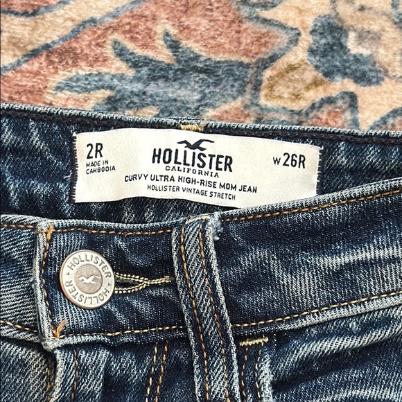 Hollister Curvy Ultra High Rise Mom Jean 2R Waist 26 Blue Distressed Jeans - Picture 3 of 9